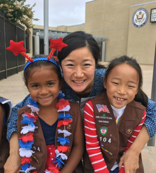 dr. ellen im pediatric dentistry smiling with kids